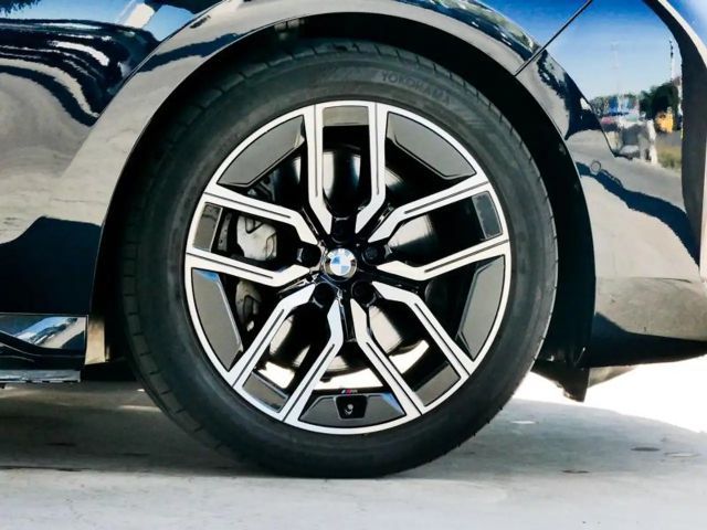 BMW i7 M-Sport Sedan