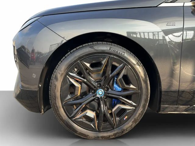 BMW iX M60