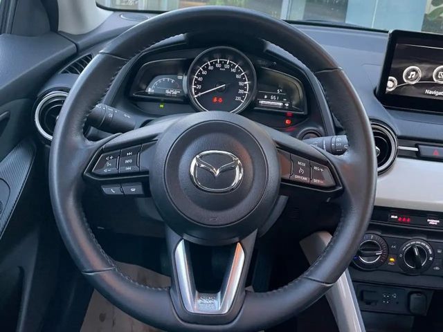 Mazda 2 Lim. Center-Line