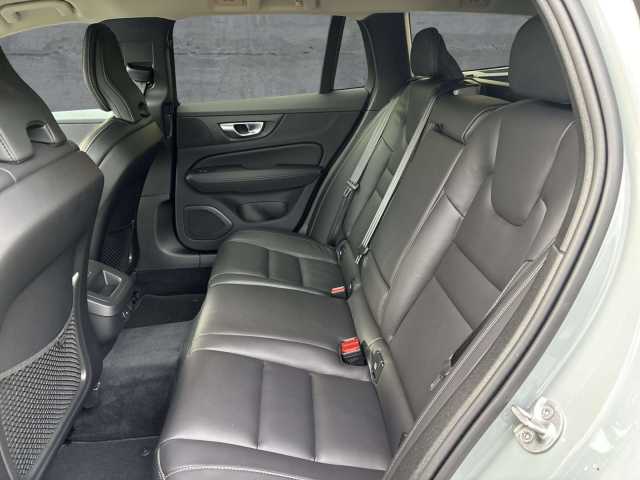 Volvo V60 Cross Country AWD Plus