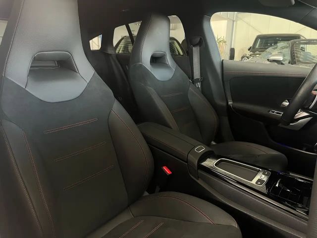 Mercedes-Benz CLA 250 4MATIC AMG Line Premium