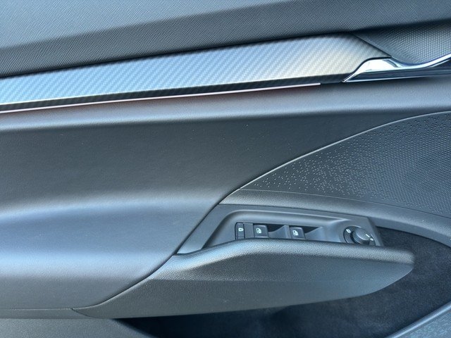 Skoda Enyaq x AHK*ACC*DCC*SOUND*LED*HUD Akustikglas PDC SpurH