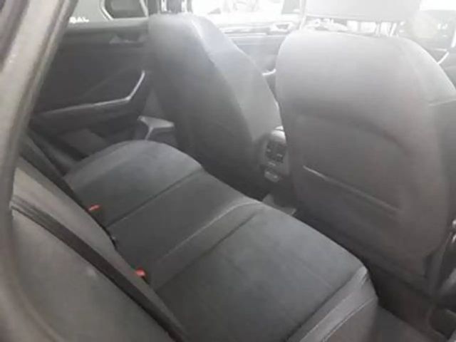 Volkswagen T-Roc 1.5 TSI DSG R-Line