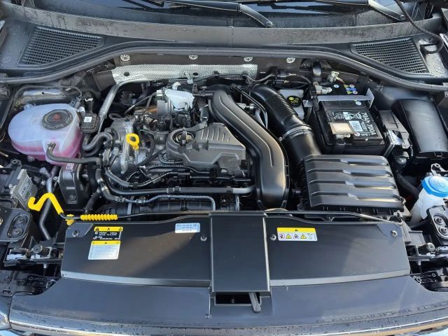 Volkswagen T-Roc 1.5 TSI DSG R-Line