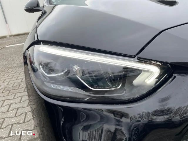 Mercedes-Benz C 200 AMG Line Sedan