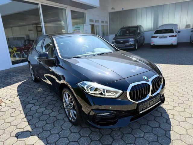 BMW 120 120i Sedan Sport Line