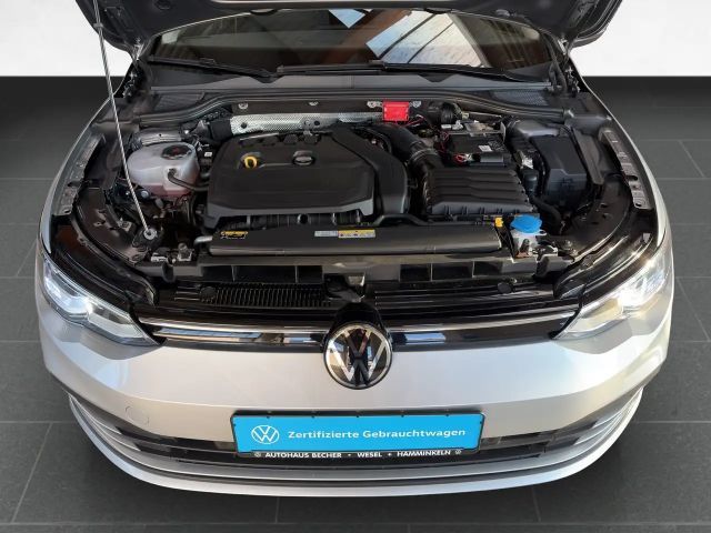 Volkswagen Golf 1.5 eTSI DSG Life Variant