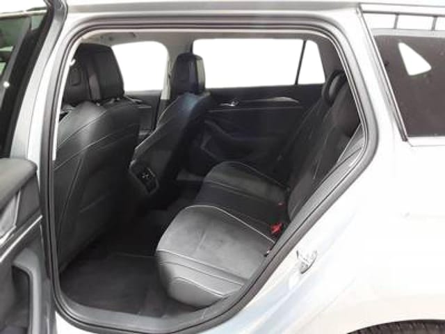 Volkswagen Passat 1.5 eTSI Business DSG Variant