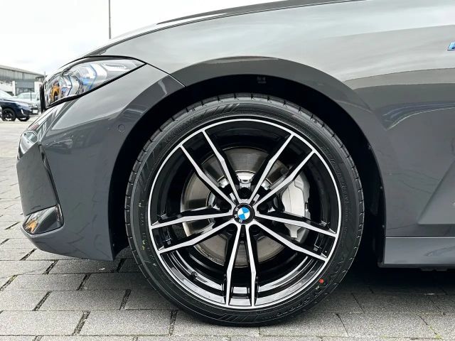 BMW 330 330d M-Sport Touring xDrive
