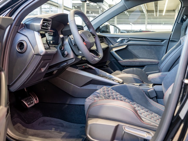 Audi RS3 Quattro S-Tronic Sedan