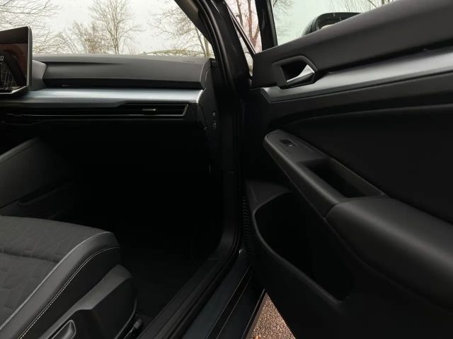 Volkswagen Golf 1.5 eTSI DSG Golf VIII