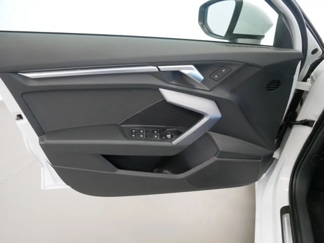 Audi A3 30 TFSI Sedan Sportback