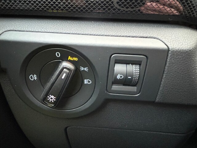 Volkswagen T-Cross "GOAL" 1.0 l TSI LED AHK PDC SHZ RFK GRA