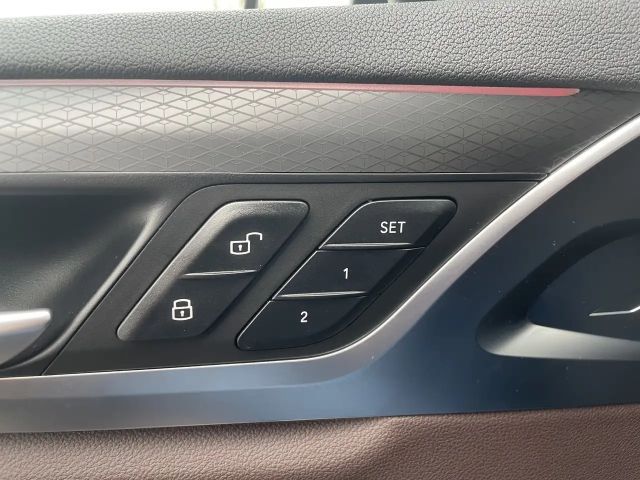 BMW X3 40d   Head-Up HiFi DAB WLAN Pano.Dach Shz