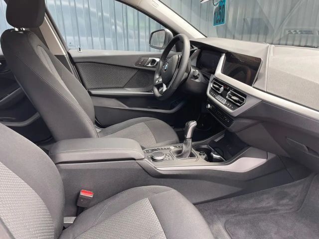 BMW 116 116i 5-deurs Sedan