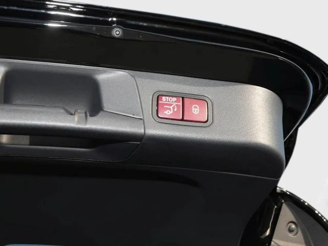 Mercedes-Benz B 180 AMG Line Sedan