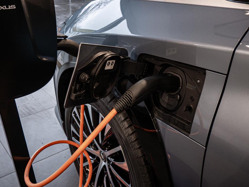 Lexus RZ Luxury Line