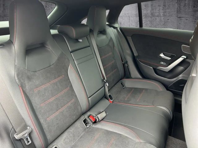 Mercedes-Benz CLA 200 AMG Line Shooting Brake