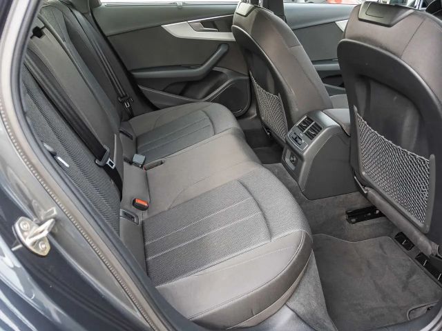 Audi A4 40 TDI Quattro S-Tronic Sedan