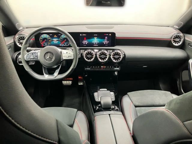 Mercedes-Benz CLA 250 4MATIC AMG Line