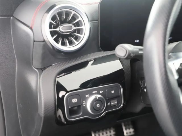 Mercedes-Benz CLA 220 4MATIC AMG Line Coupé