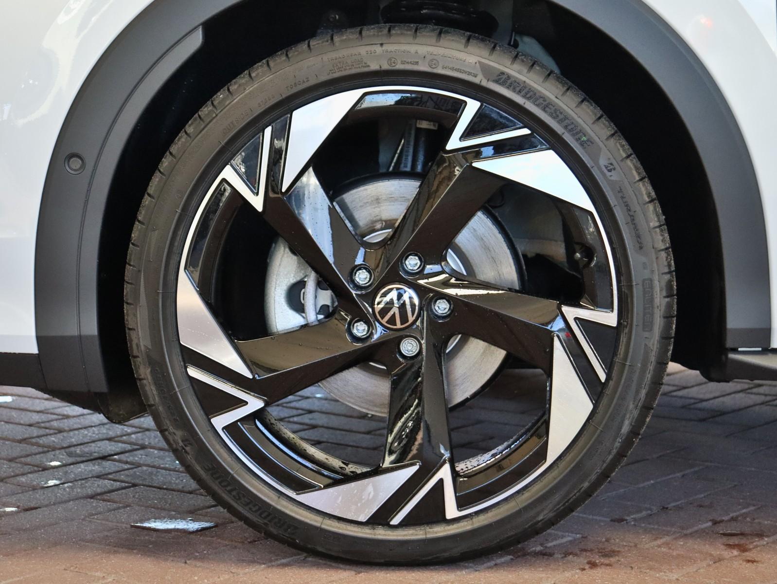 Volkswagen T-Roc 1.5 eTSI DSG R-Line