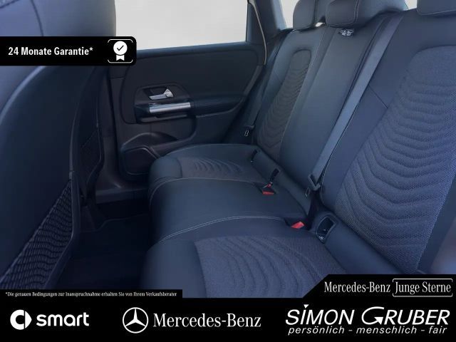 Mercedes-Benz B 200 Progressive Sedan