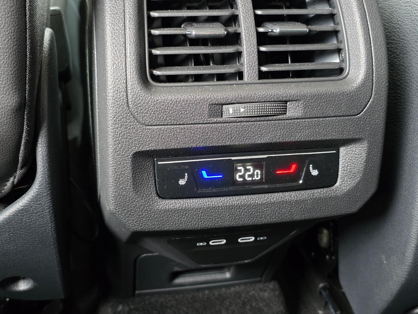 Volkswagen Touran 1.5 TSI DSG IQ.Drive R-Line