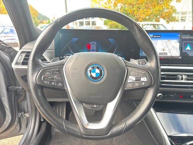 BMW 330 330e Touring xDrive