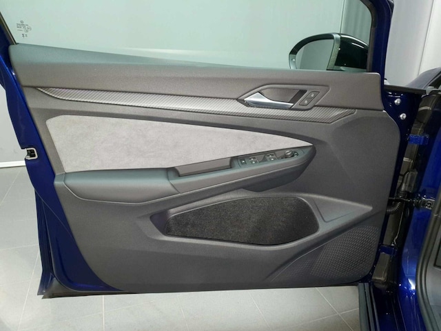 Volkswagen Golf 1.5 eTSI R-Line