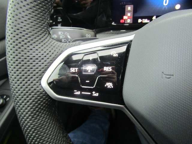 Volkswagen Golf 1.5 eTSI DSG