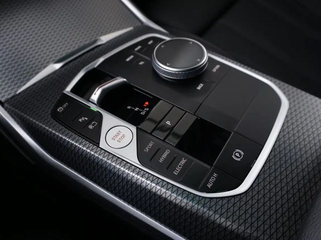 BMW 320 320e M-Sport xDrive