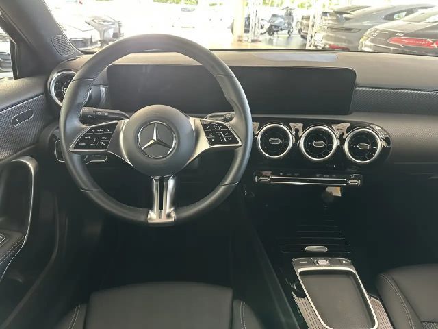Mercedes-Benz A 180 *KAMERA*NAVi*LED*LEDER*SiTZHG*DAB*