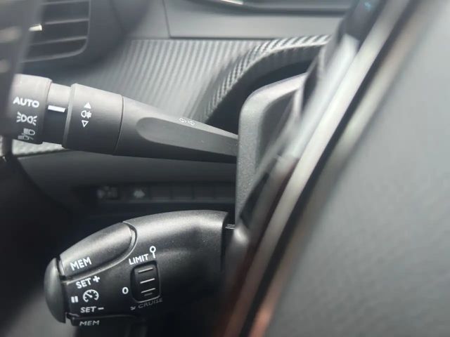 Peugeot E-208 Active Pack