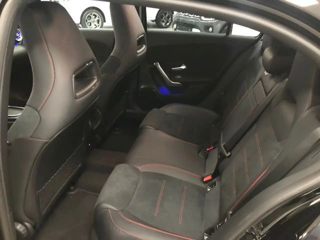 Mercedes-Benz A 180 AMG Line