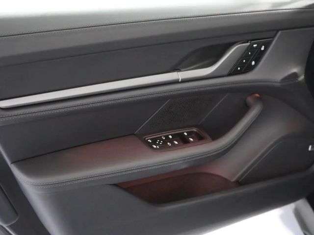 Porsche Taycan 4 Cross Turismo