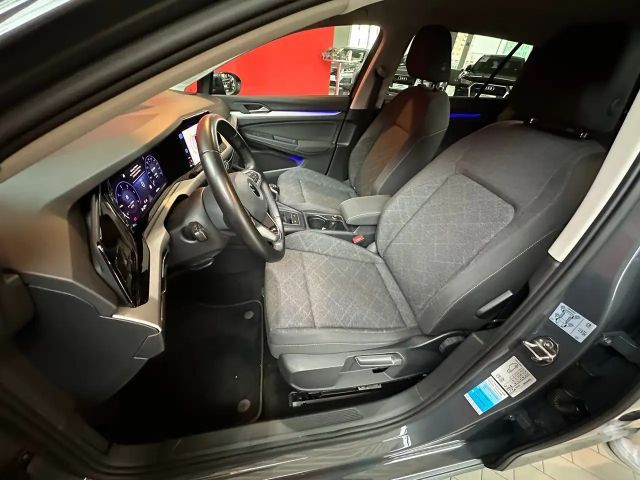 Volkswagen Golf Life Variant