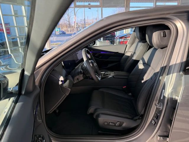 BMW 520 520i M-Sport Sedan