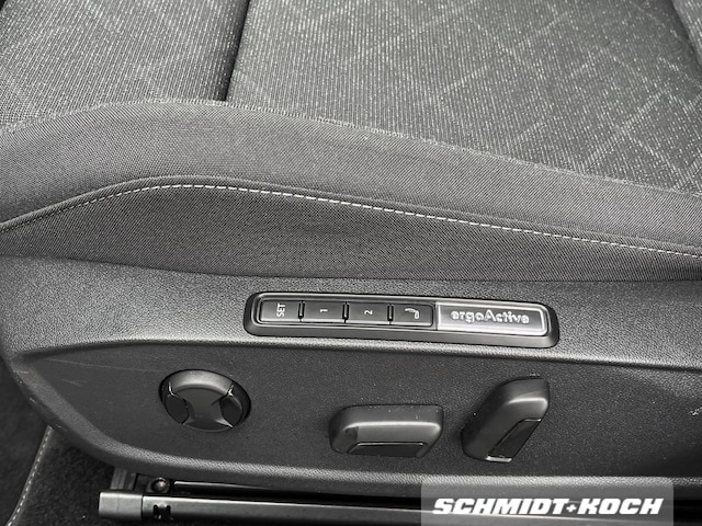 Volkswagen Golf 2.0 TDI DSG Life Plus Variant