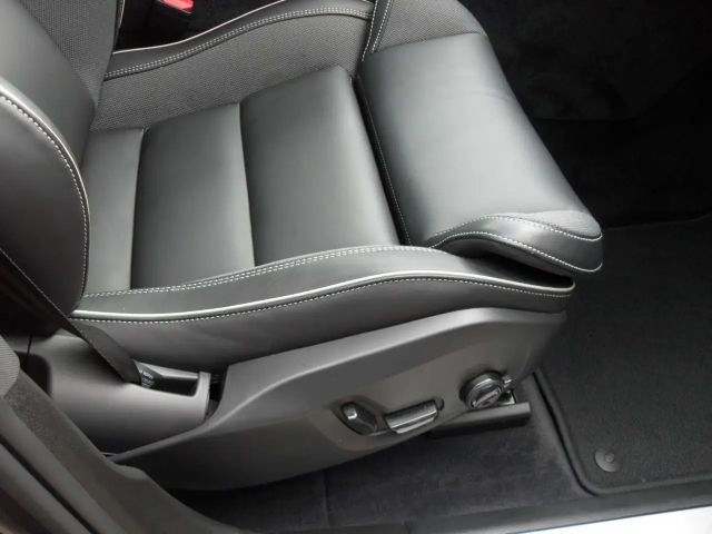 Volvo XC60 AWD Dark Plus T6