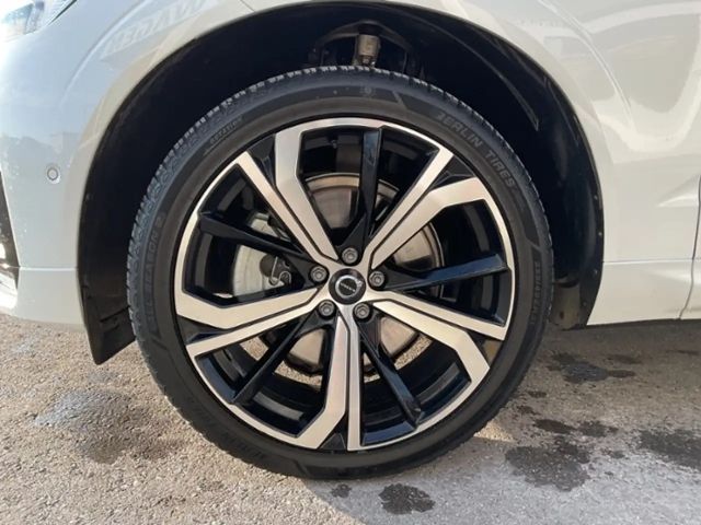 Volvo XC60 Dark Plus