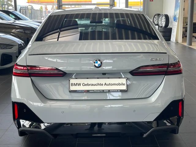 BMW 520 520i M-Sport Sedan