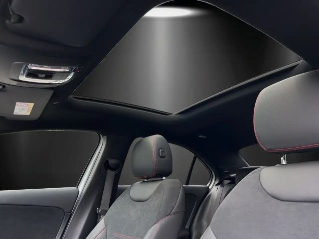 Mercedes-Benz A 220 A 220 d AMG Line