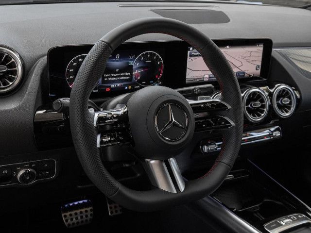 Mercedes-Benz GLA 180 AMG Line