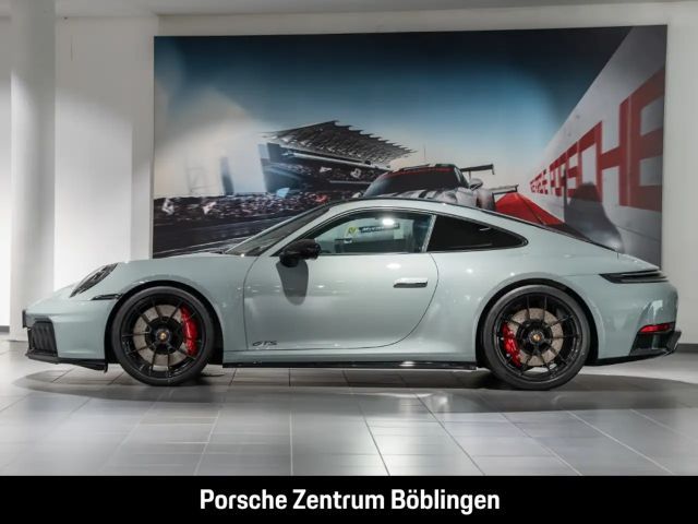 Porsche 992 Carrera Coupé GTS