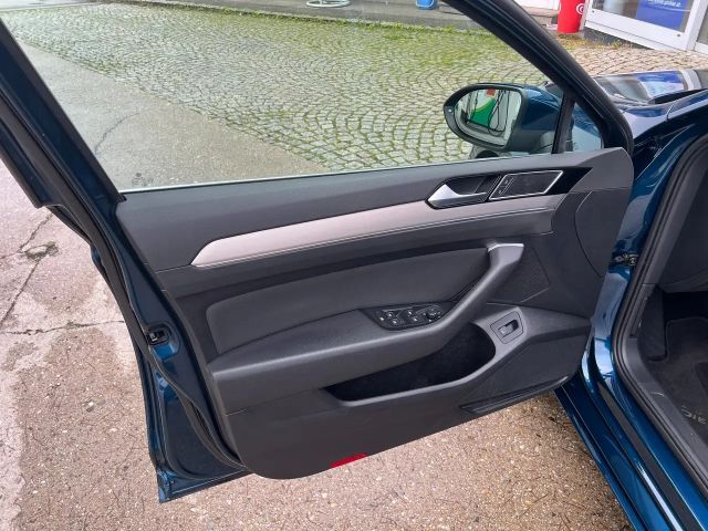 Volkswagen Passat 4Motion Business DSG Variant