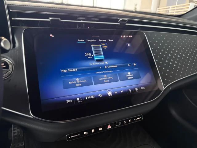 Mercedes-Benz E 300 AMG Line E 300 e