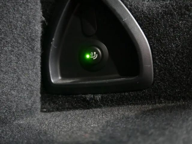 BMW 330 330e M-Sport Sedan xDrive