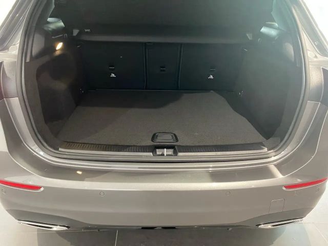 Mercedes-Benz B 200 AMG Line Sedan