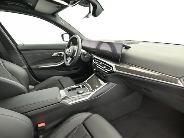 BMW 320 320i Sedan xDrive